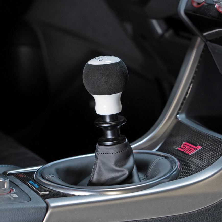 Billetworkz Fusion Weighted Shift Knob 6-Speed Alcantara Gloss White Subaru WRX 15-26 / STI 04-21 | BW-KNB-SUB6-VEL6-GWHT-FUA