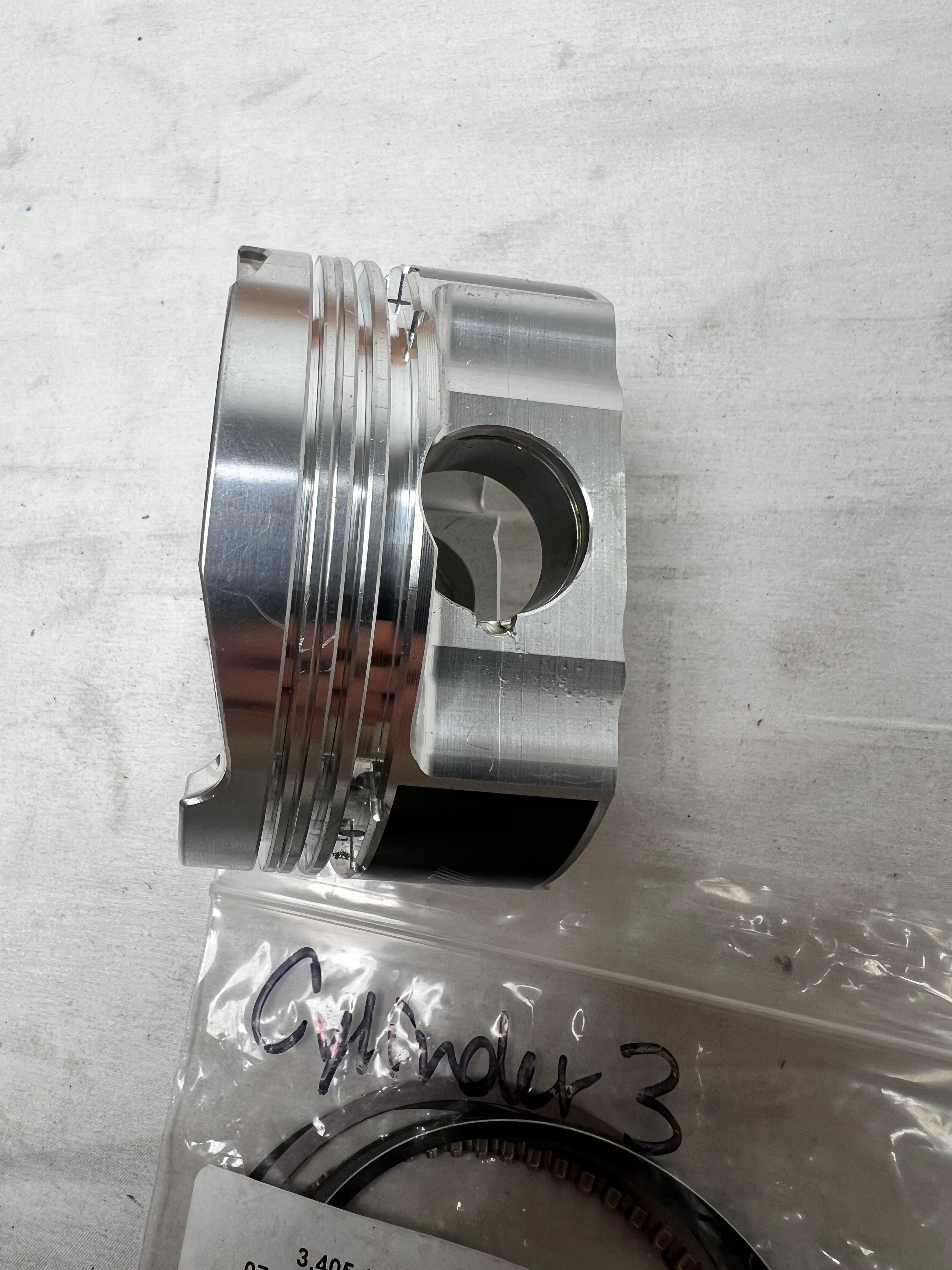 Clearance / OPEN BOX Manley 86.5mm +.5mm Bore 10:1 Dish Pistons + Rings Subaru WRX 2015-2021