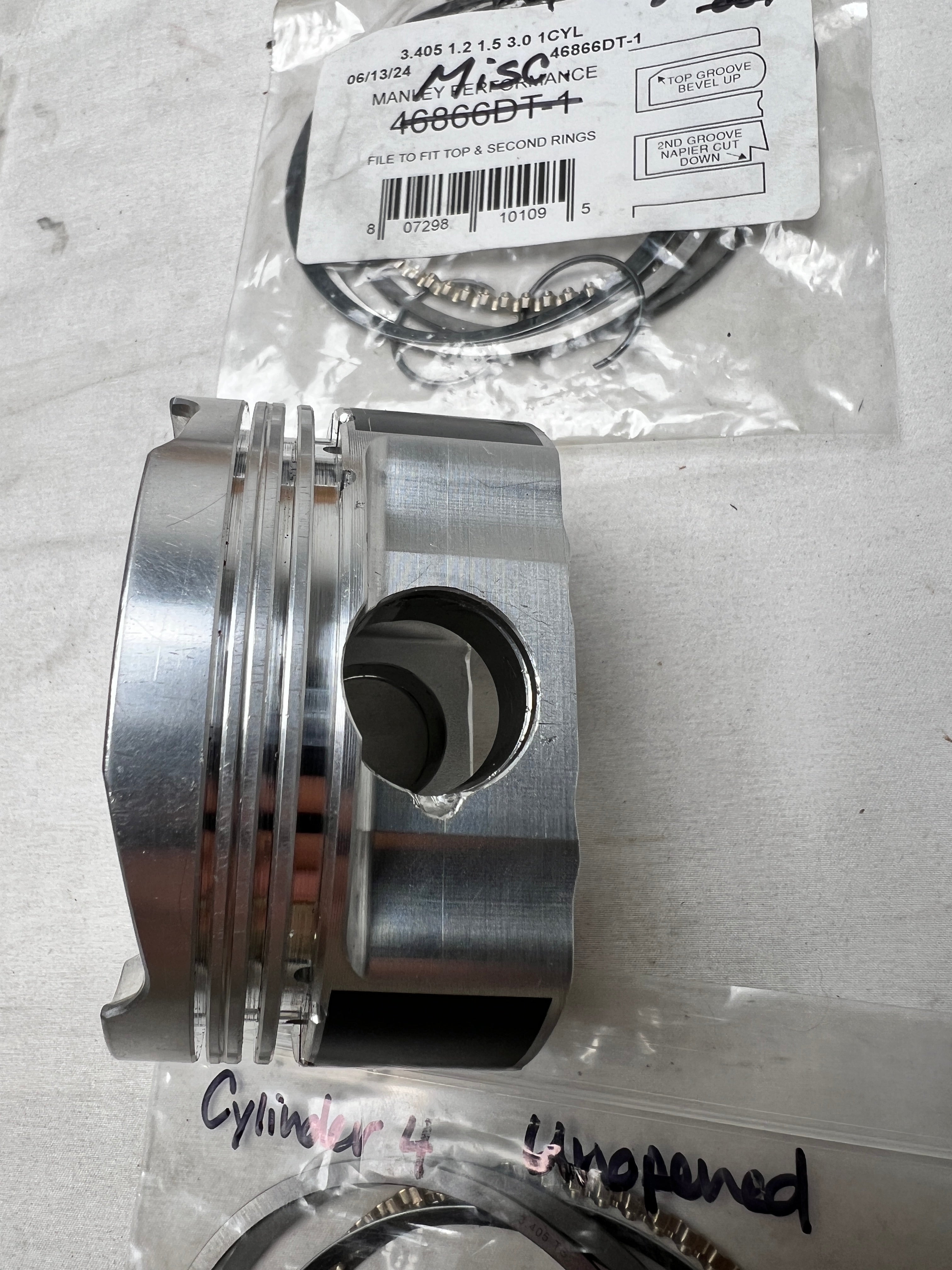 Clearance / OPEN BOX Manley 86.5mm +.5mm Bore 10:1 Dish Pistons + Rings Subaru WRX 2015-2021