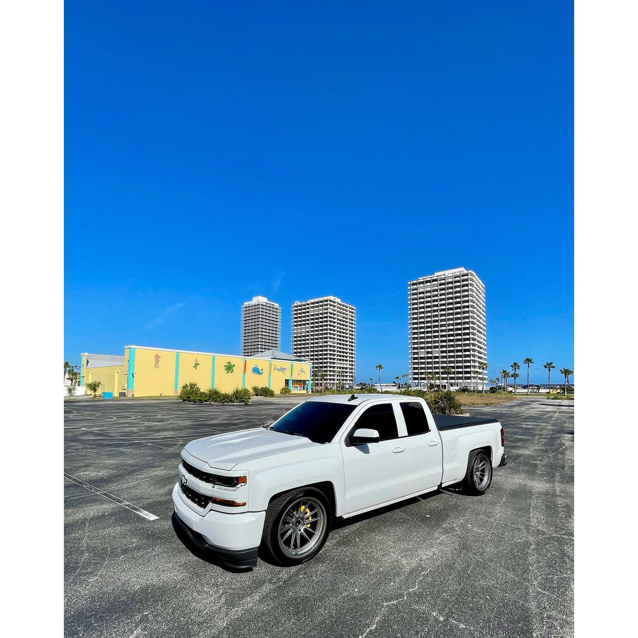 Cosmis Wheels XT-206R Hyper Silver Wheel 22x10 +0 6x139.7