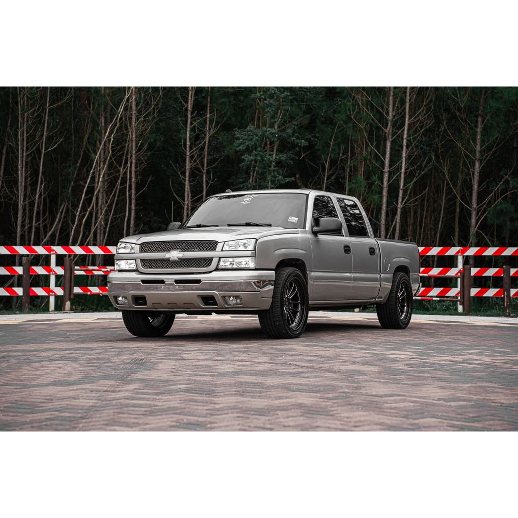 Cosmis Wheels XT-206R Matte Black with Machined Spokes Wheel 22x10 +0 6×139.7