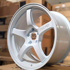 Gram Lights 57CR 18x9.5 +12 5x114.3 Ceramic Pearl Wheel | WGCRX12ECPP