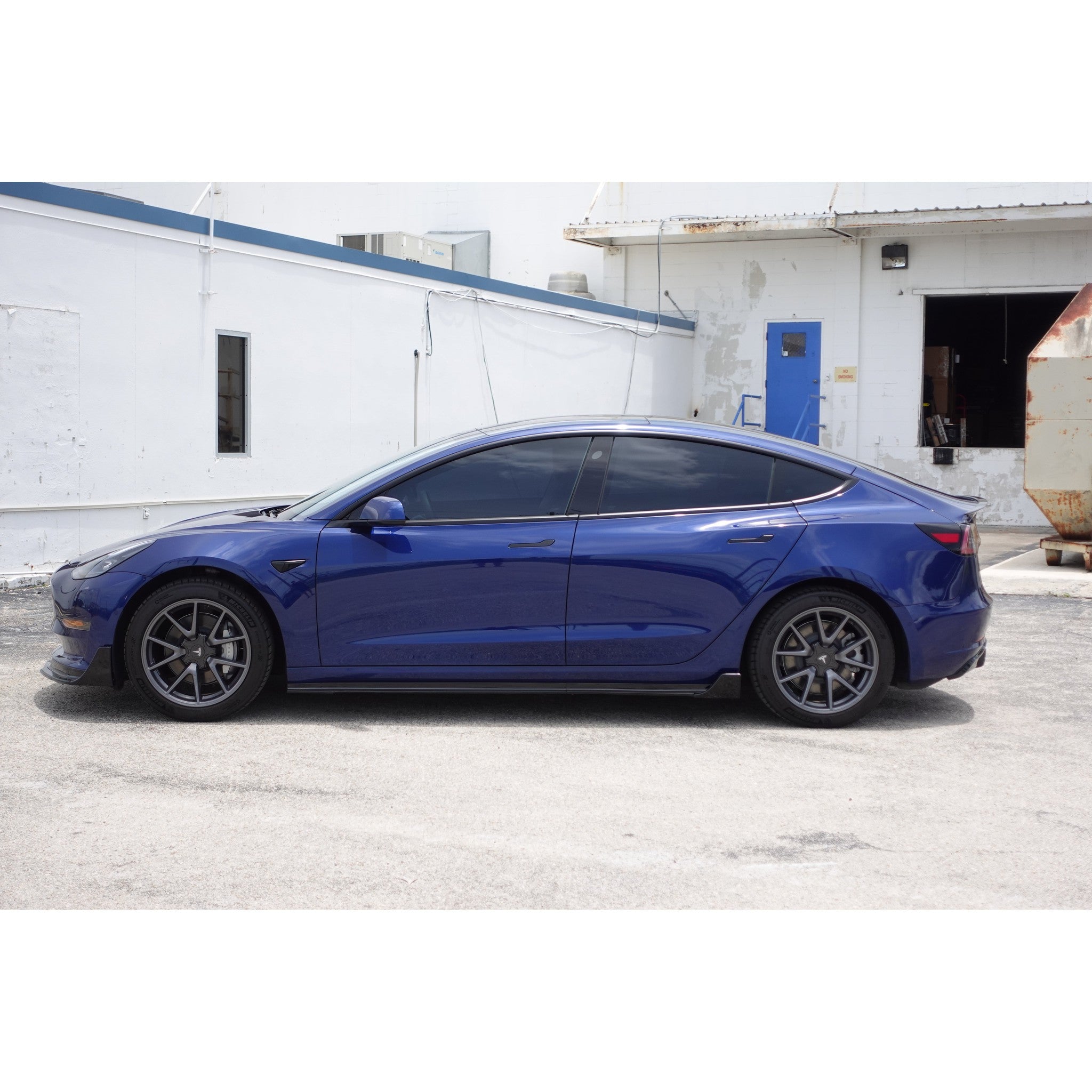 Noble Gloss Black Stage 1 Side Skirts Tesla Model 3 2017-2023