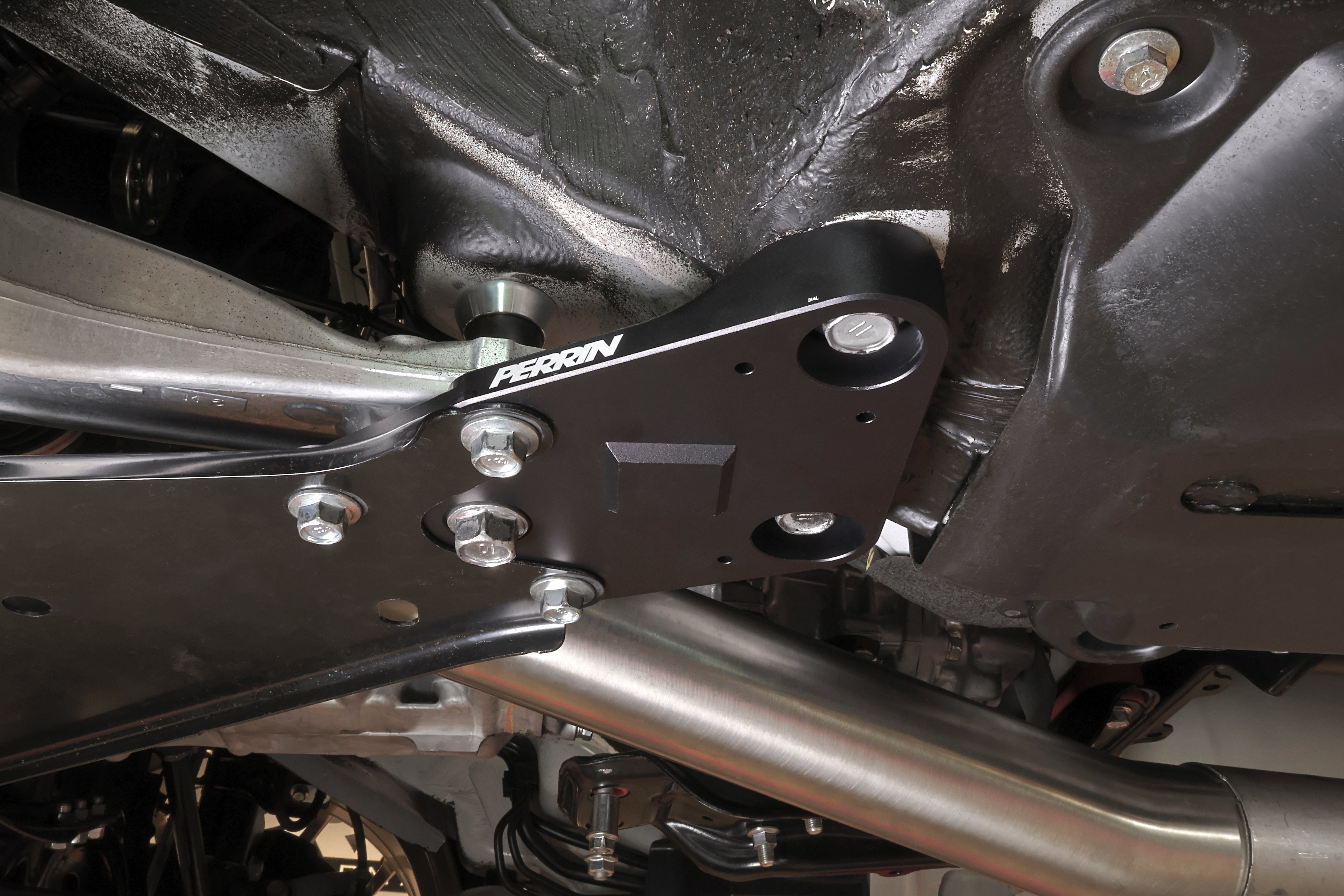 Perrin Front Control Arm Brace Subaru WRX 22-26 / Impreza 17-25 / Legacy / XT 20-25 | PSP-SUS-314BK