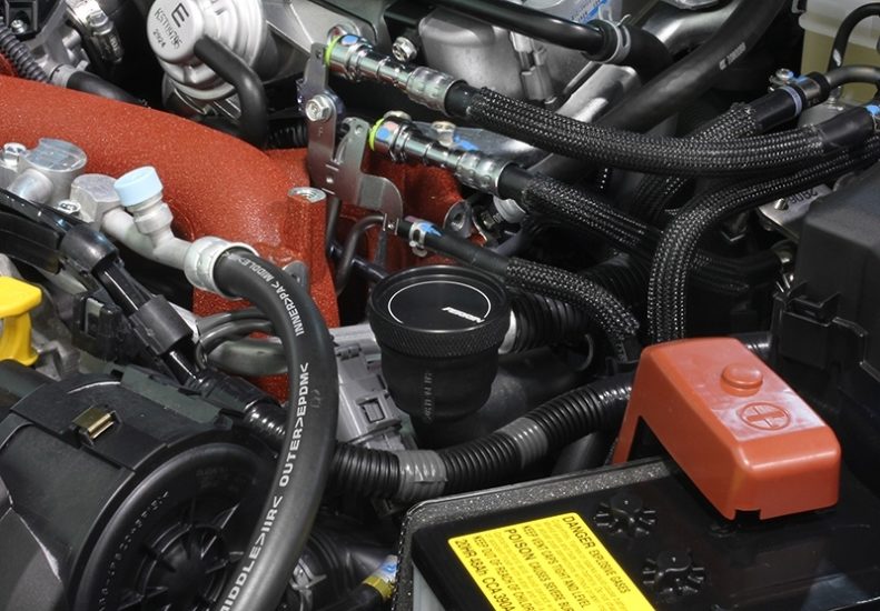 Perrin Oil Filler Cap White Subaru WRX 02-26 / STI 04-21 / BRZ 13-26 / Toyota 86 17-26 | PSP-ENG-711WT