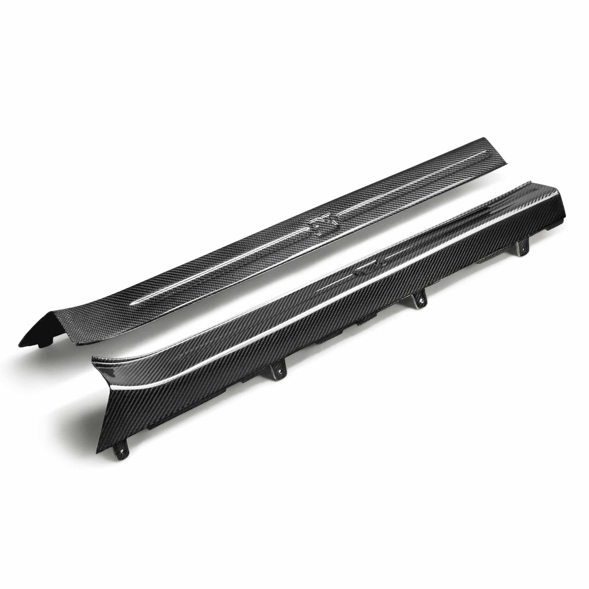 Seibon OEM Style Carbon Fiber Door Sills (Pair) Nissan GT-R 2009-2024 | DS0910NSGTR