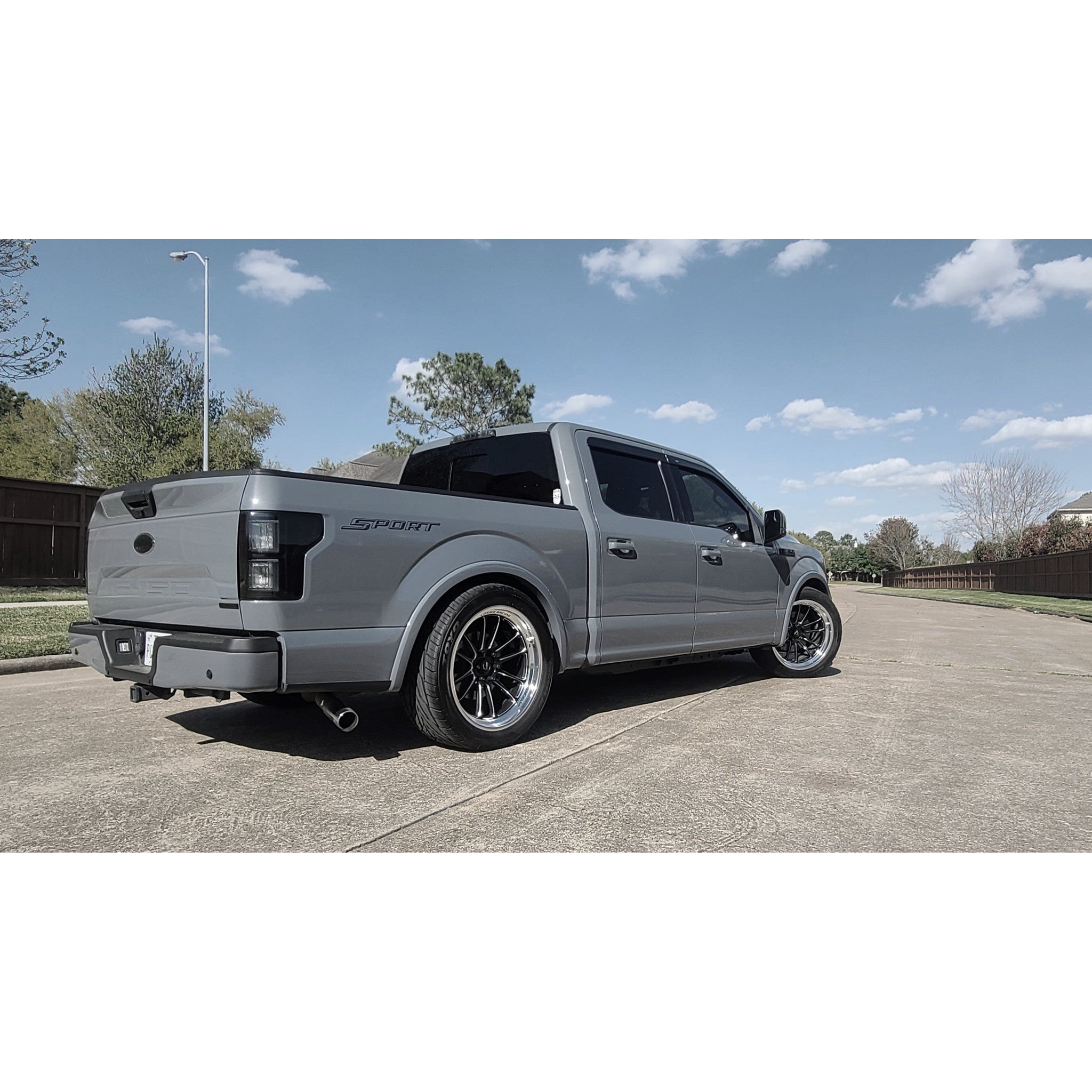 XT-206R Black w/ Machined Lip + Spokes Wheel 22x10 +0 6×135