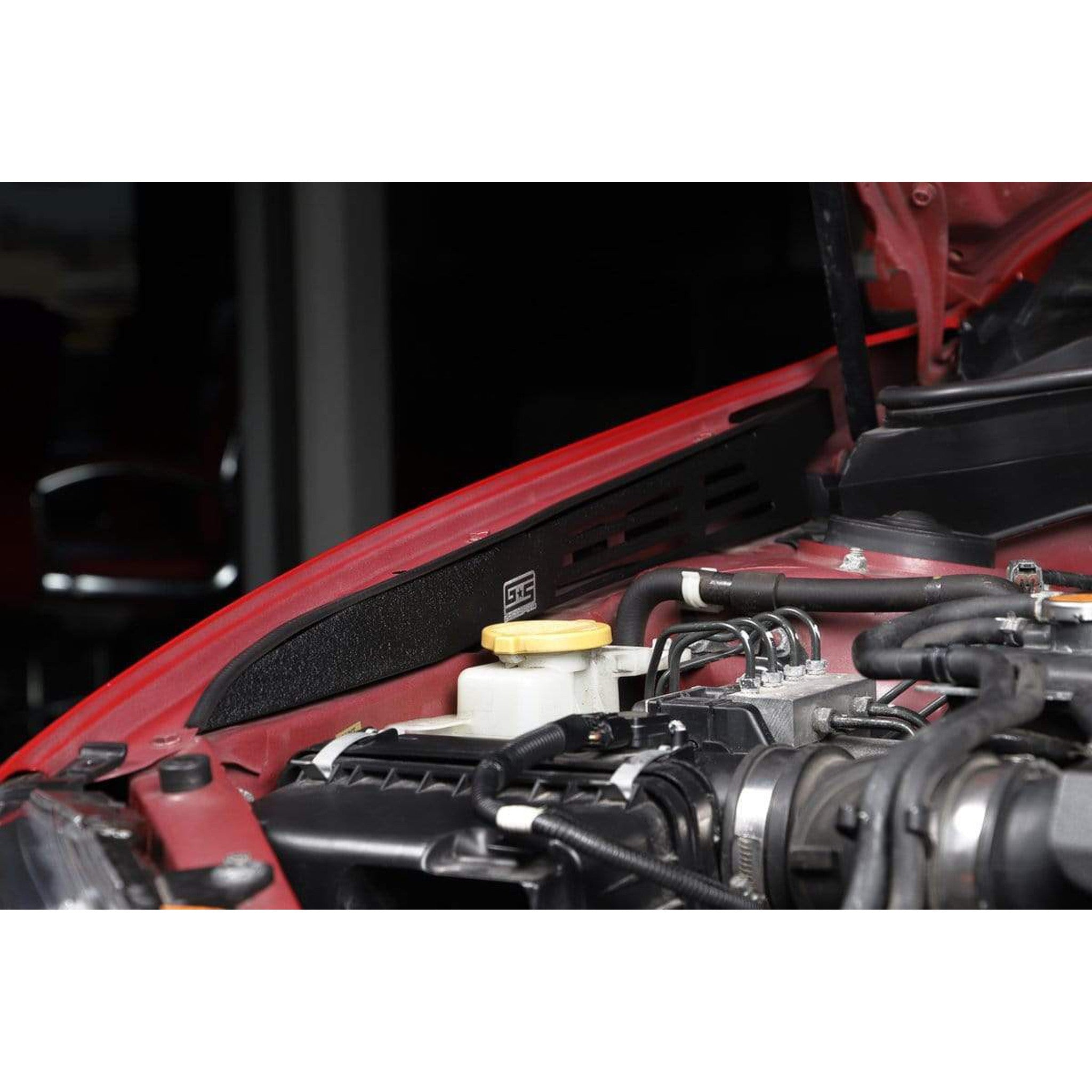 GrimmSpeed Black Fender Shrouds Subaru WRX / STI 2008-2014 | 096058