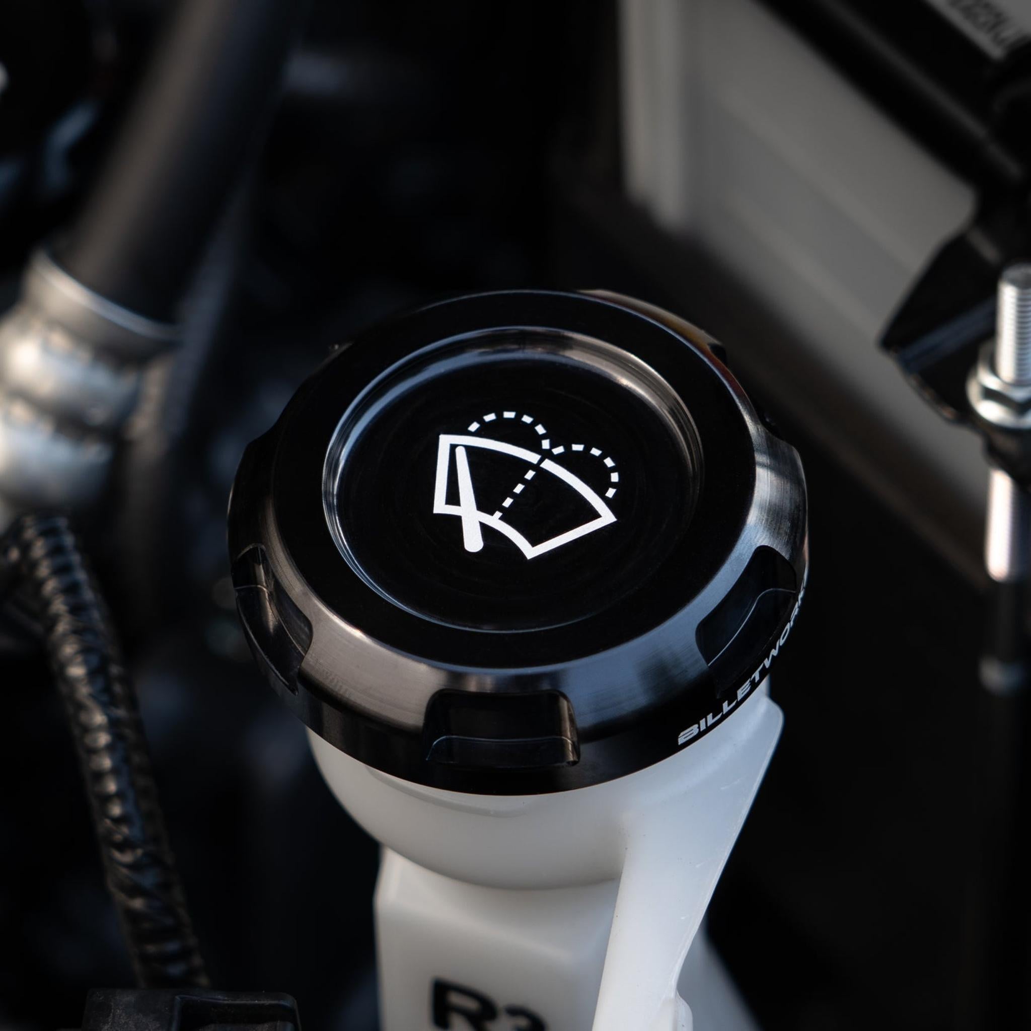 Billetworkz Wiper Fluid Cap Engraved Zero Series Black Anodized Subaru WRX 02-26 / STI 04-21 | BW-EBCZ-SUB-WIP-BLK-E