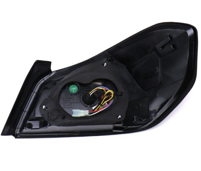 OLM Evolution Taillight Right Side Only Smoked Lens/Black Base/White Bar WRX / STI 2015-2021 | A.70032.1-SB-R