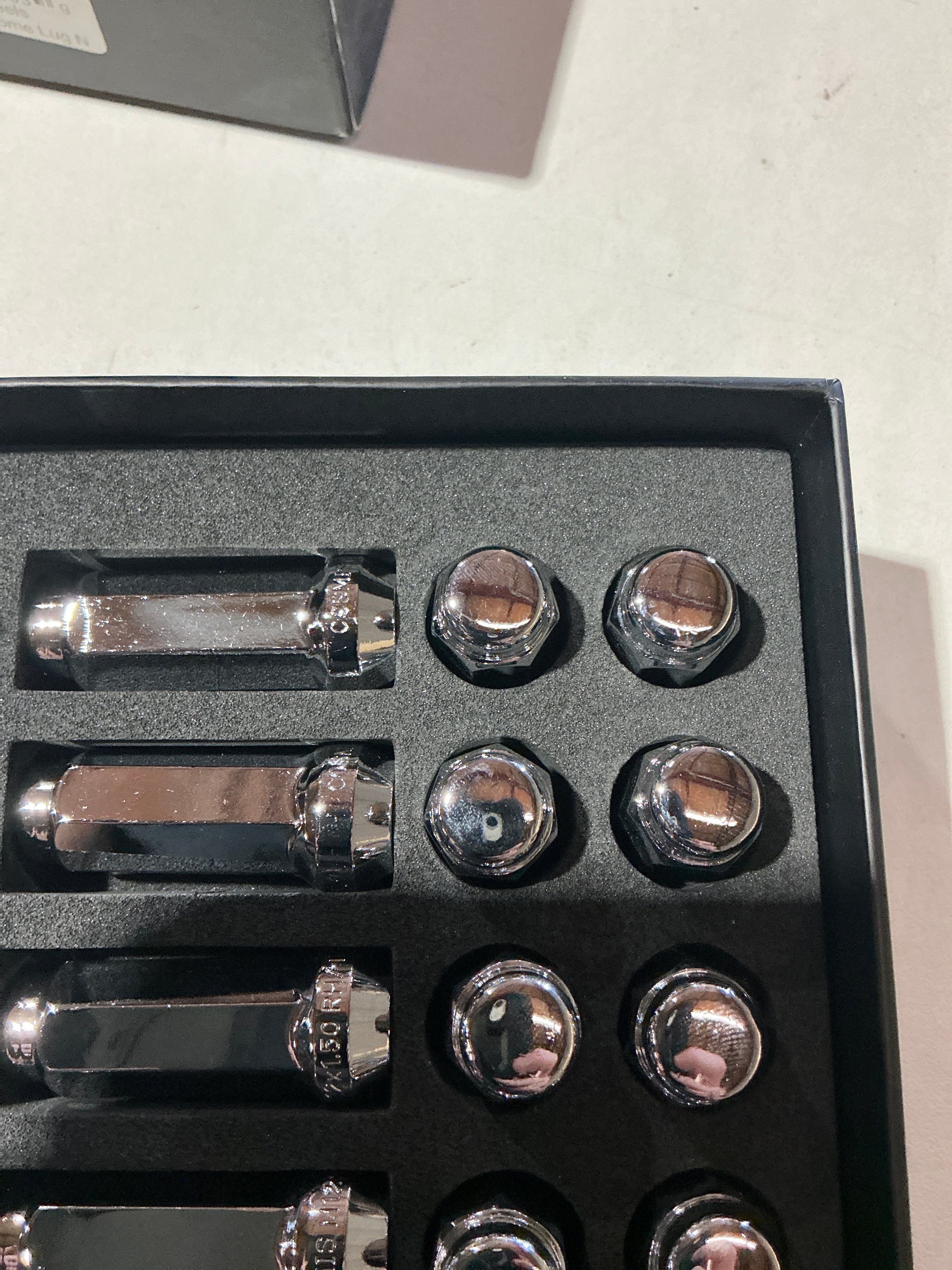 [OPEN BOX] Cosmis Racing Wheels Closed-Ended Chrome Lug Nuts 12x1.50mm - Set of 24 | 760-7F7C5024 - Default Title