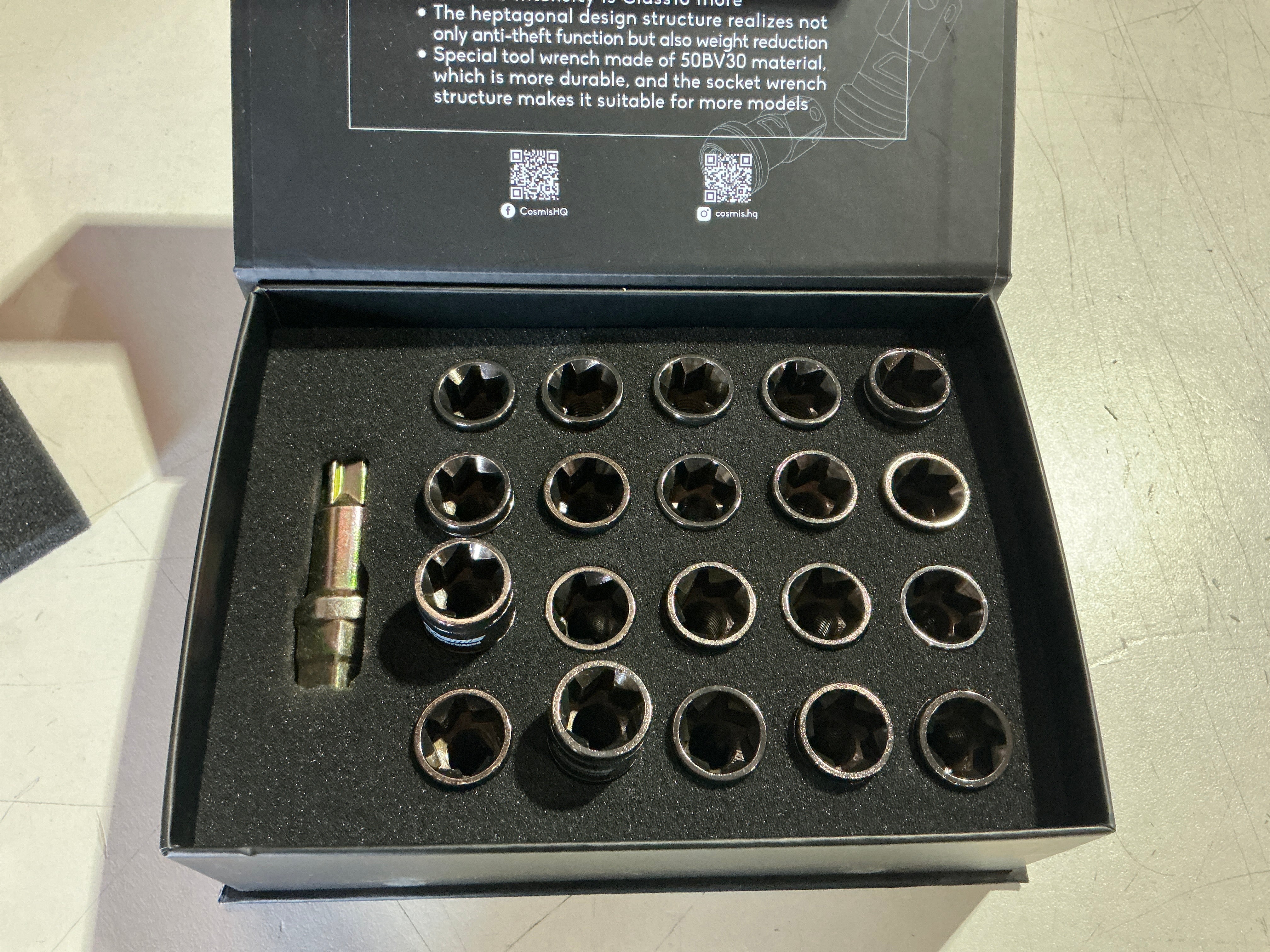 [OPEN BOX] Cosmis Racing Wheels Spiral Lug Nuts M12x1.5mm Gunmetal (Set of 20)