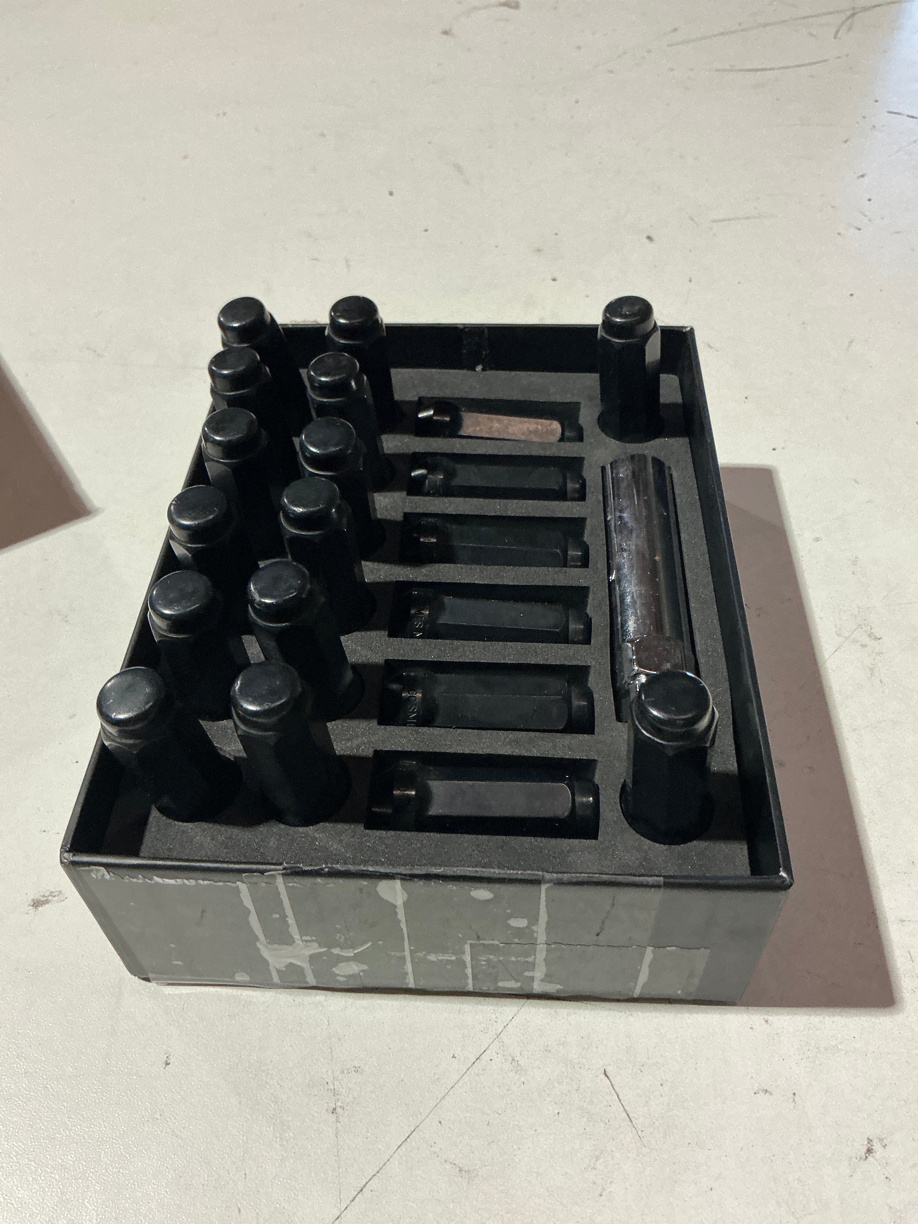 [OPEN BOX] Cosmis Wheels Wheels Closed-Ended Lug Nuts 12x1.25mm - Set of 20 - Black - Black