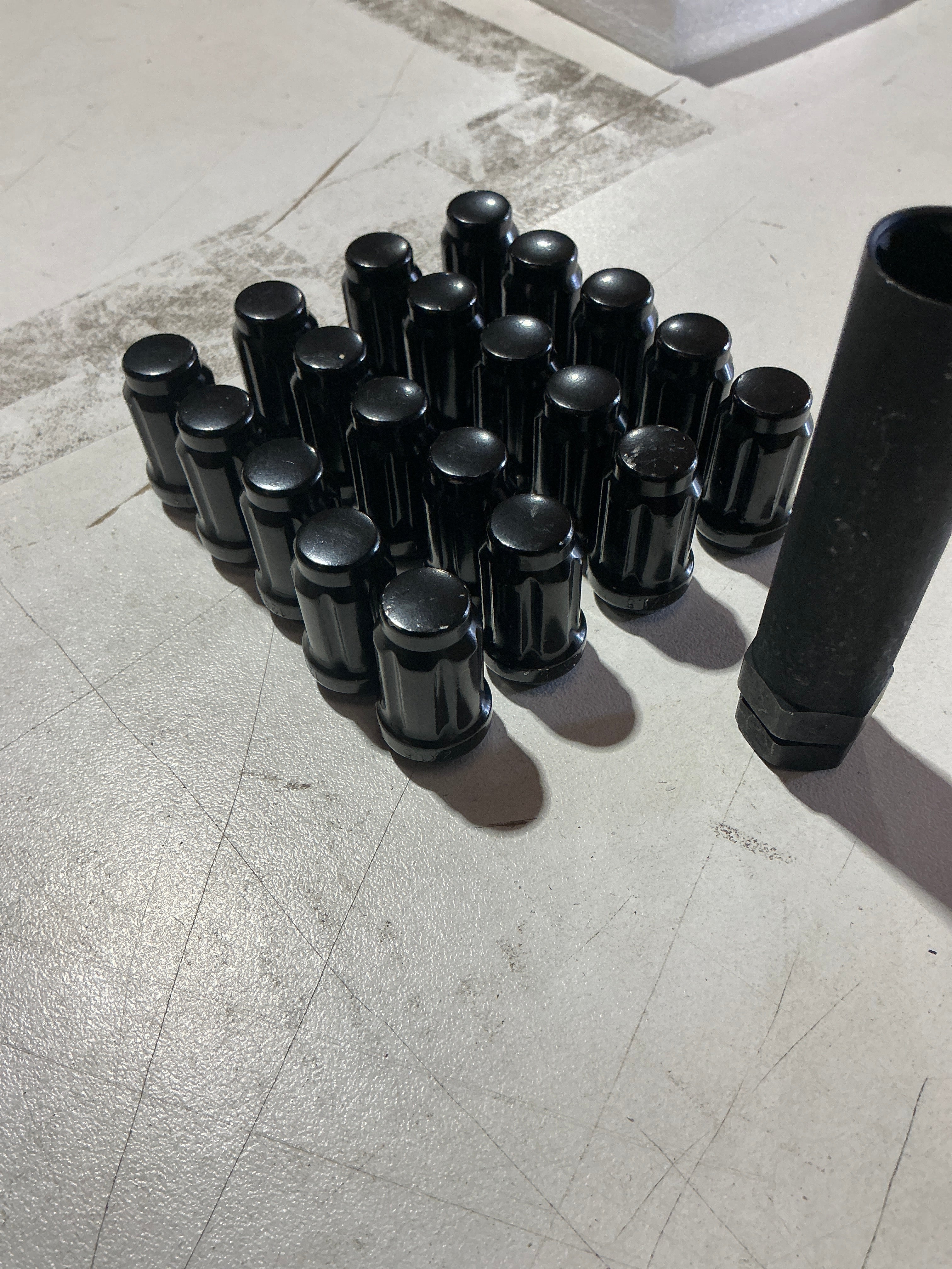 [OPEN BOX] Noble Close Ended Black Lug Nuts 12 x 1.25mm Set of 20 - 12mm x 1.5 Thread 20 Lugs