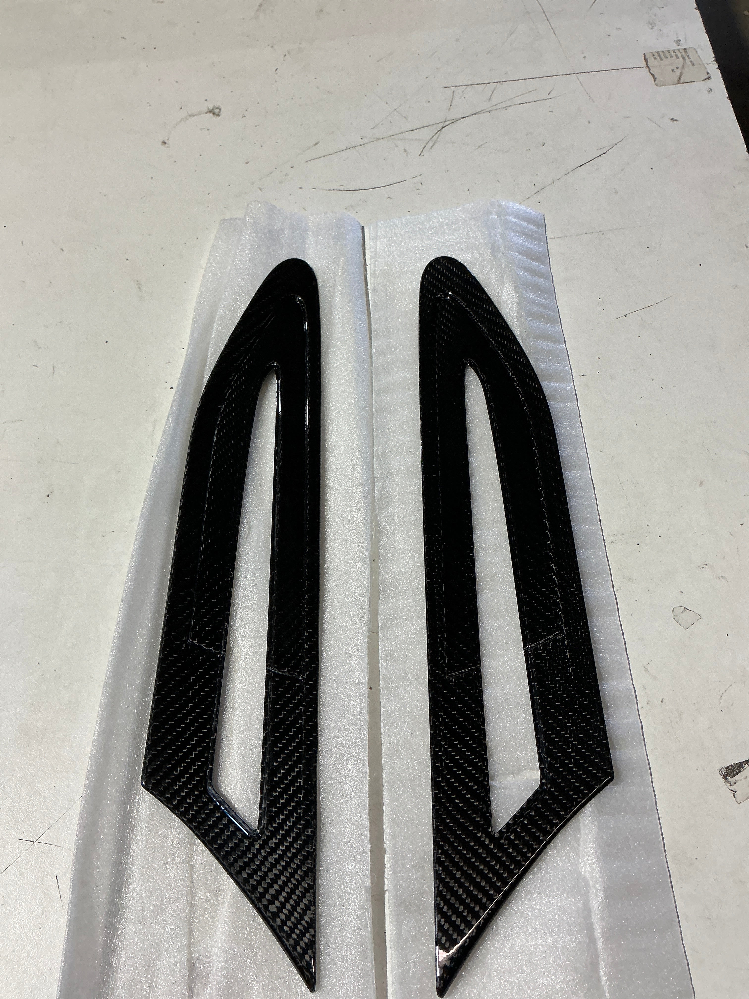 [OPEN BOX] OLM Carbon Fiber Fender Grille Cover w/ Hollowed Center 2013-2020 Subaru BRZ | A.700137.1 - Default Title