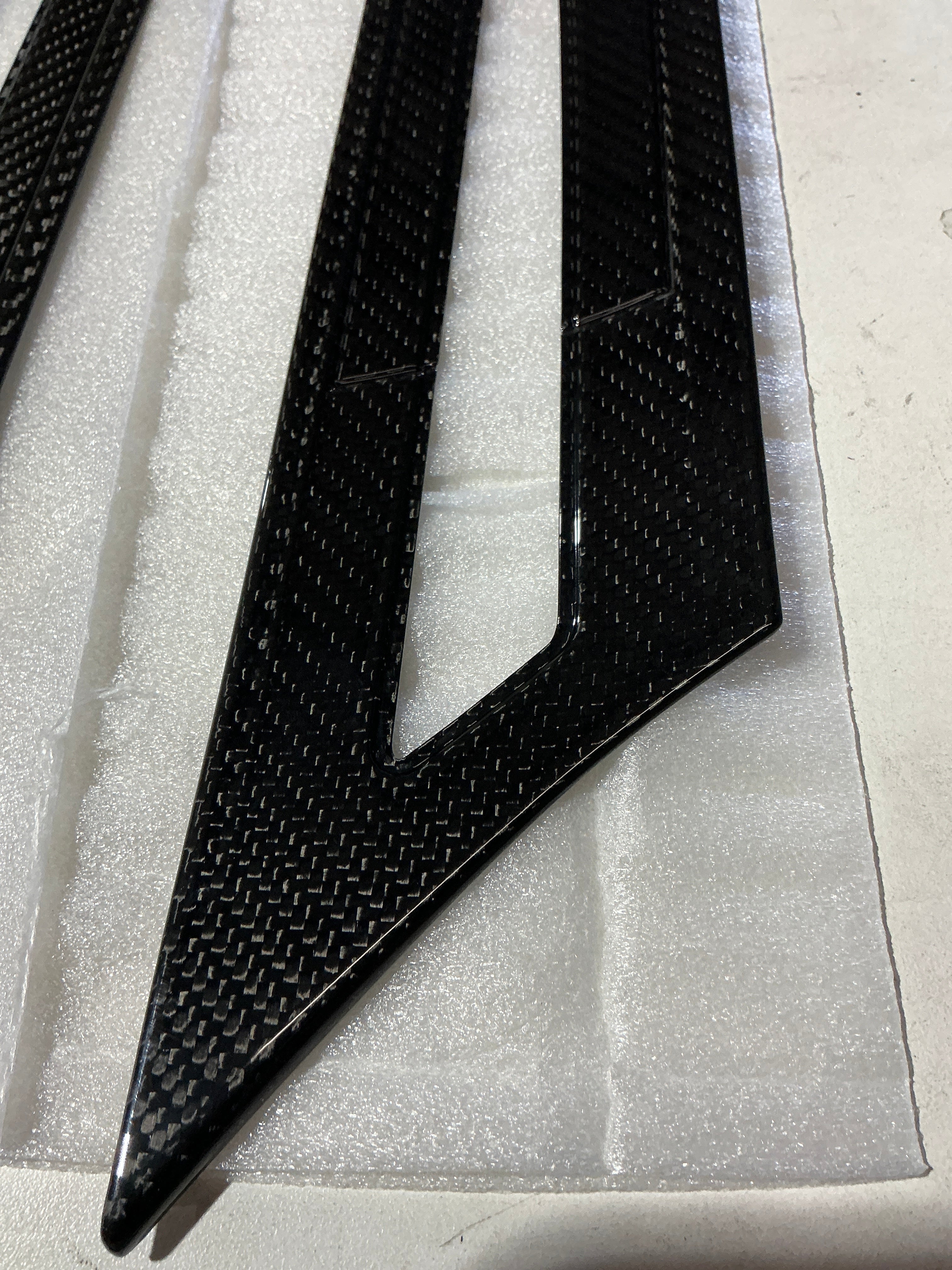 [OPEN BOX] OLM Carbon Fiber Fender Grille Cover w/ Hollowed Center 2013-2020 Subaru BRZ | A.700137.1 - Default Title