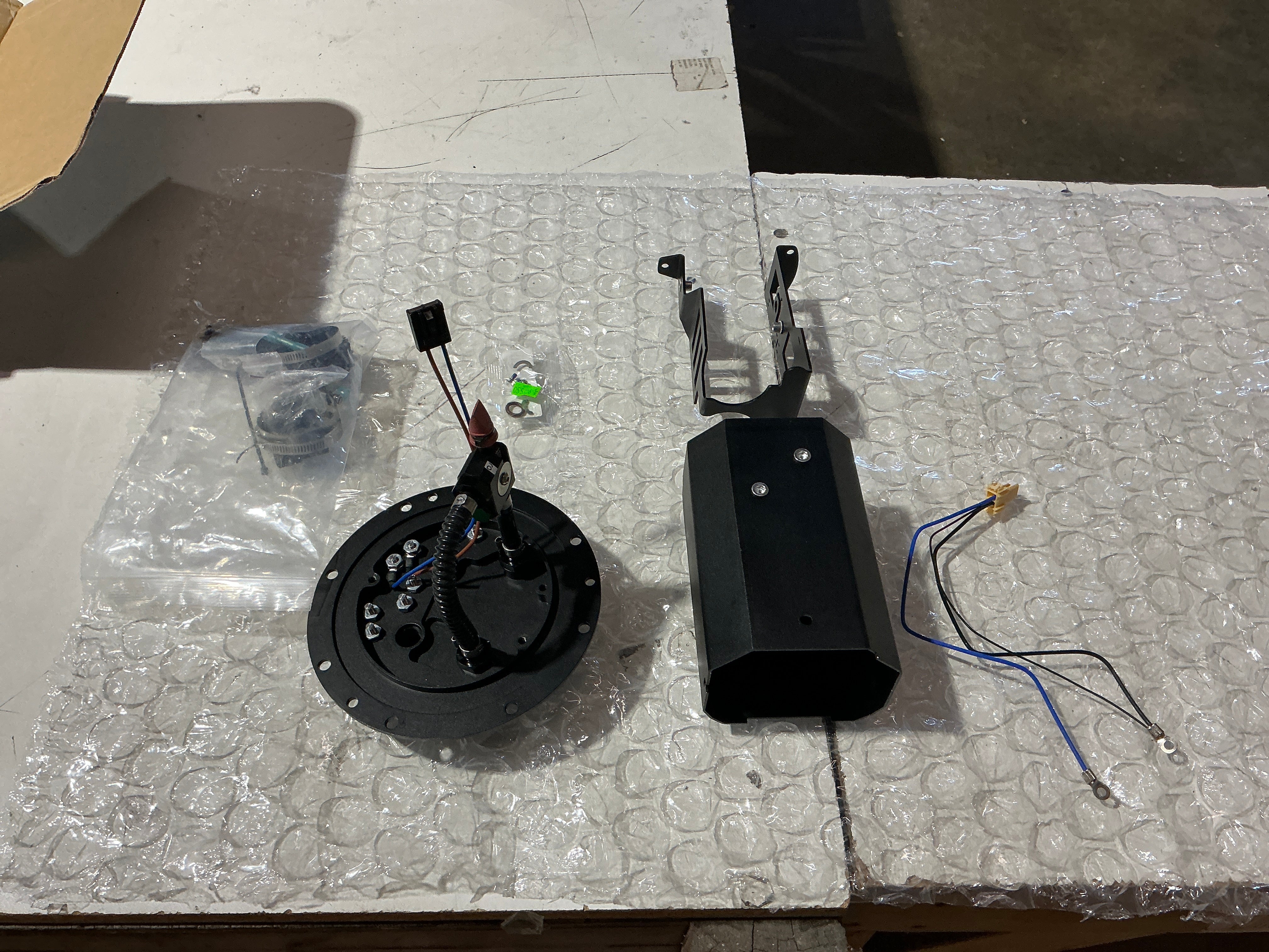 [OPEN BOX] Radium Fuel Hanger for Deatschwerks DW400 Subaru WRX / STI 2008-2021 | 20-0781-00 - Default Title