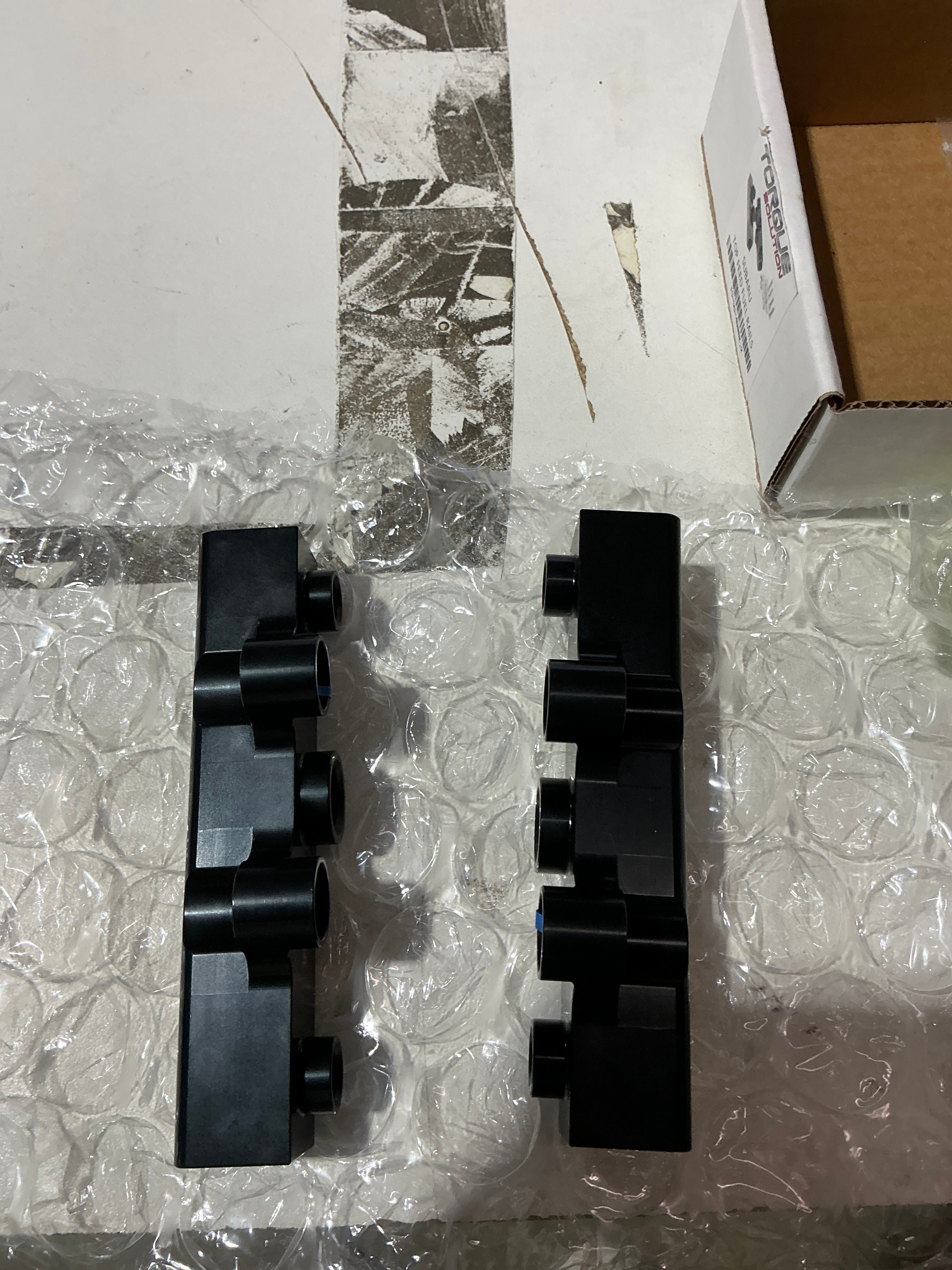 [OPEN BOX] Torque Solution Top Feed Fuel Rails Black V2 Subaru WRX 02-14 / STI 07-20 / LGT 07-12 / FXT 06-13 | TS-SU-400BK.2