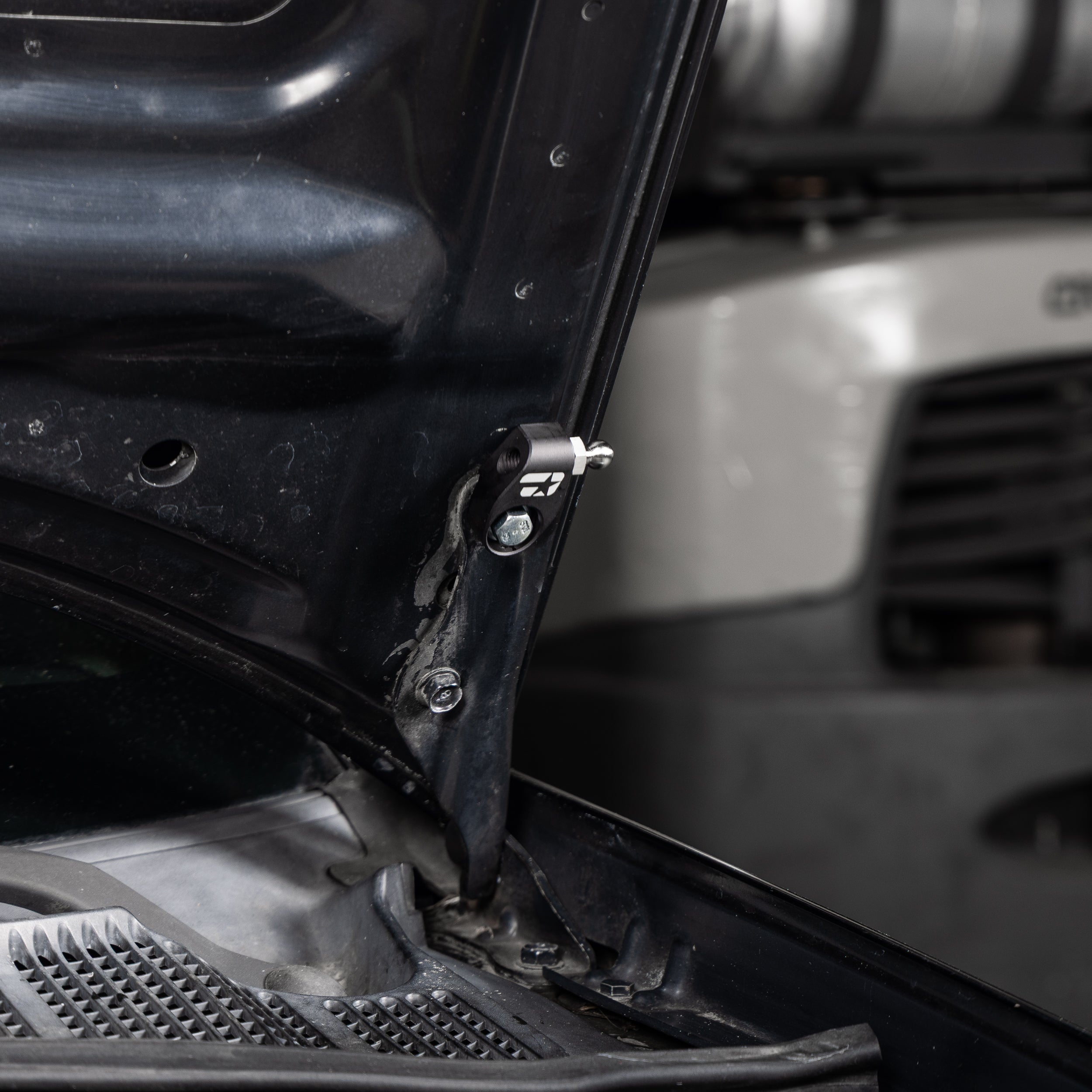 Overtake Hi-Lift Hood Strut Kit Subaru WRX / STI 2002-2007 | A10444