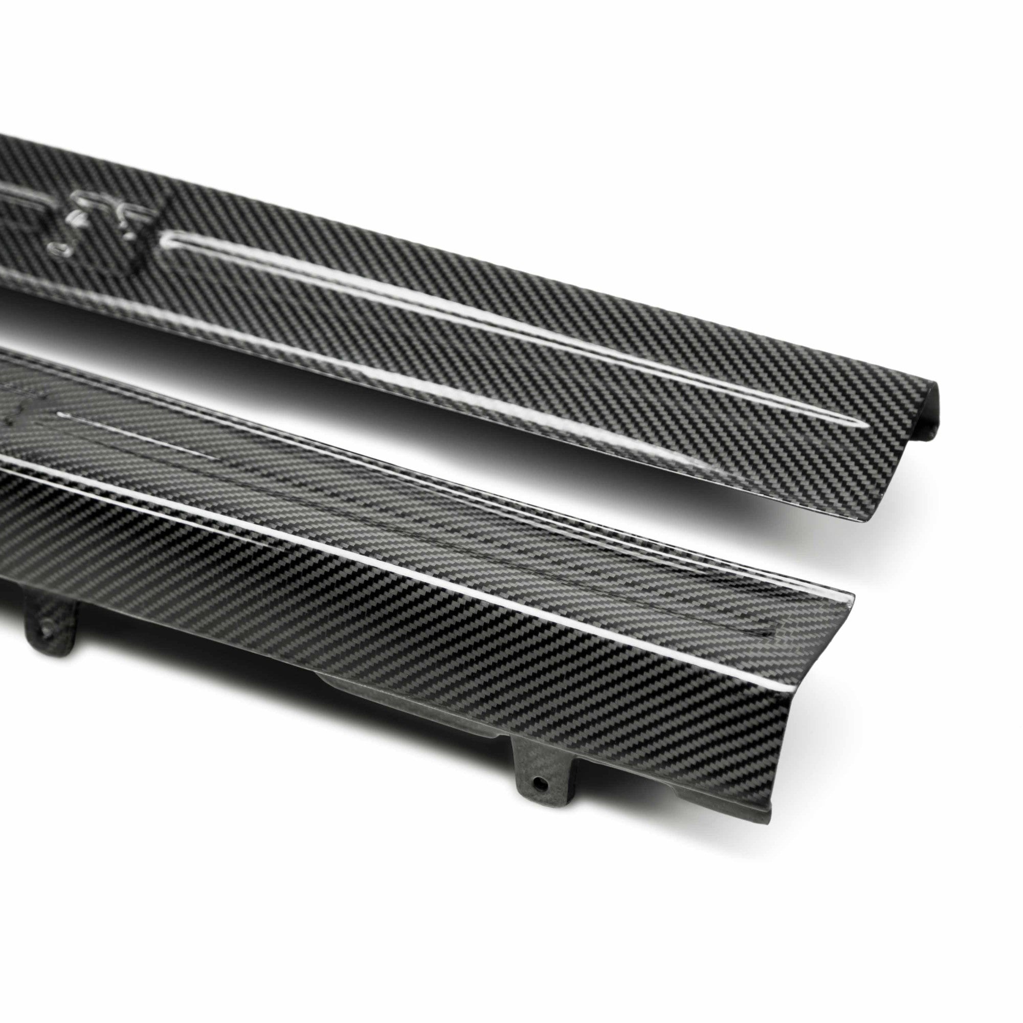 Seibon OEM Style Carbon Fiber Door Sills (Pair) Nissan GT-R 2009-2024 | DS0910NSGTR