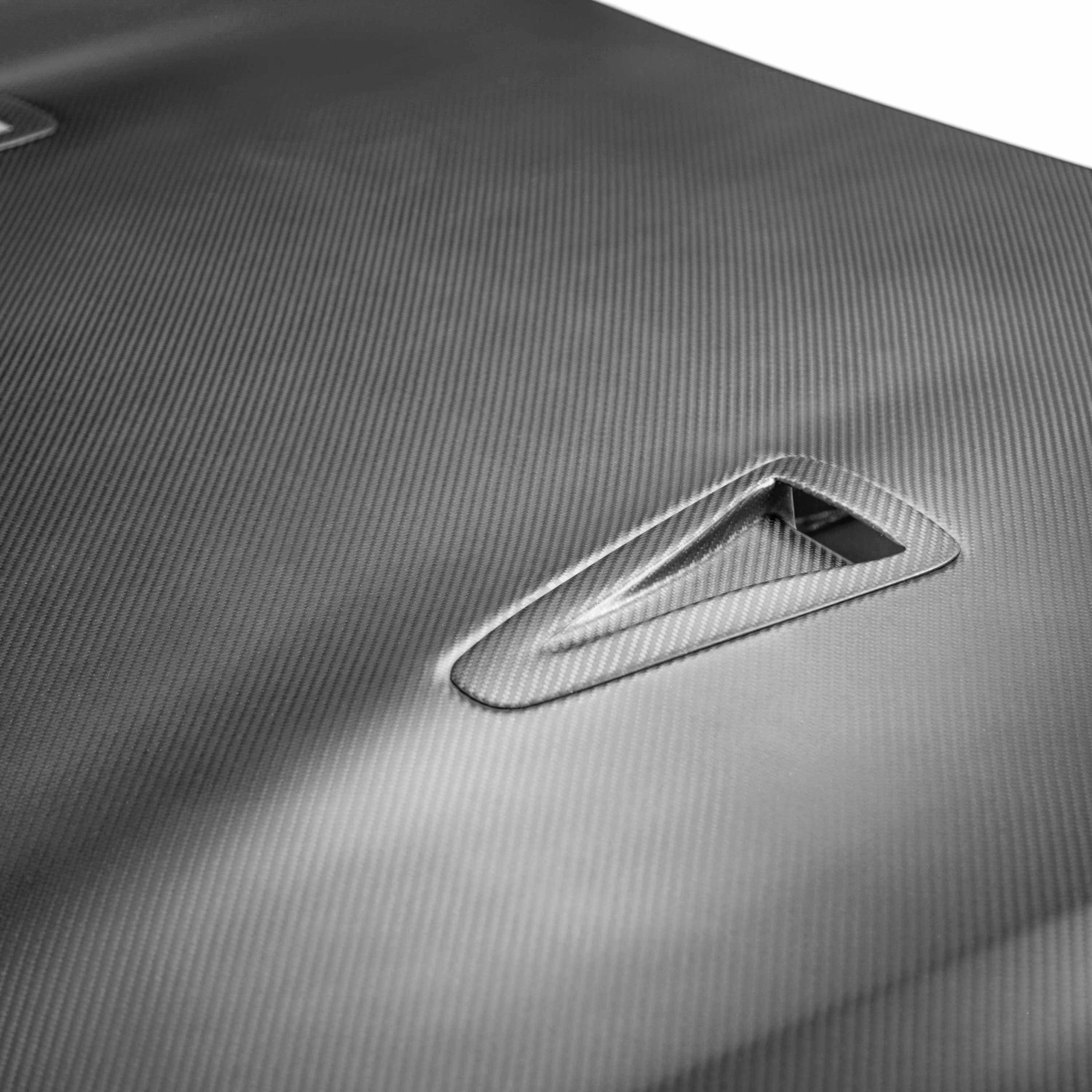 Seibon OEM Style Dry Carbon Fiber Hood Nissan GTR 2009-2016 | HD0910NSGTR-OE-DRY