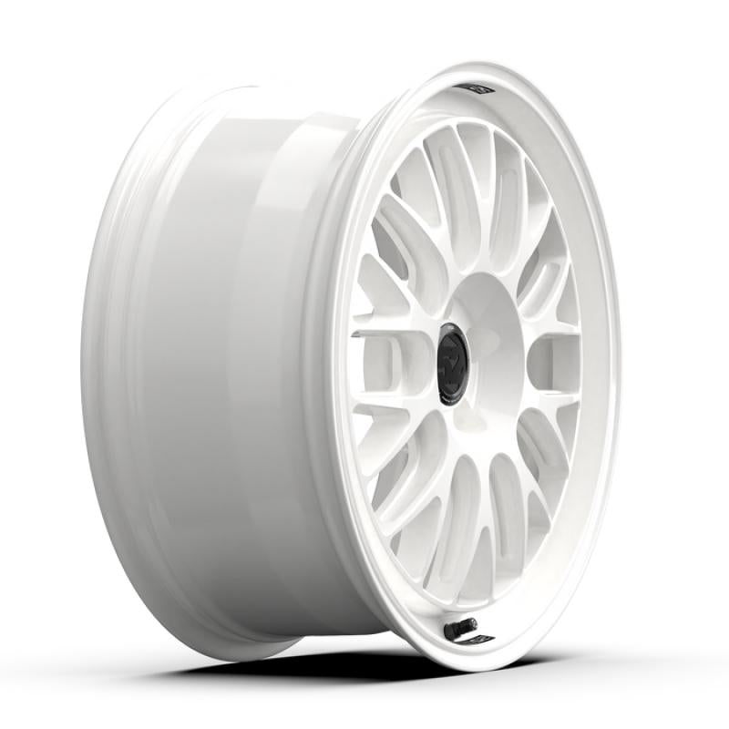 fifteen52 Holeshot RSR 19x9.5 5x114.3 38mm ET 73.1mm Center Bore Rally White | RSHRW-99554+38