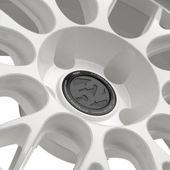 fifteen52 Holeshot RSR 19x9.5 5x114.3 38mm ET 73.1mm Center Bore Rally White | RSHRW-99554+38